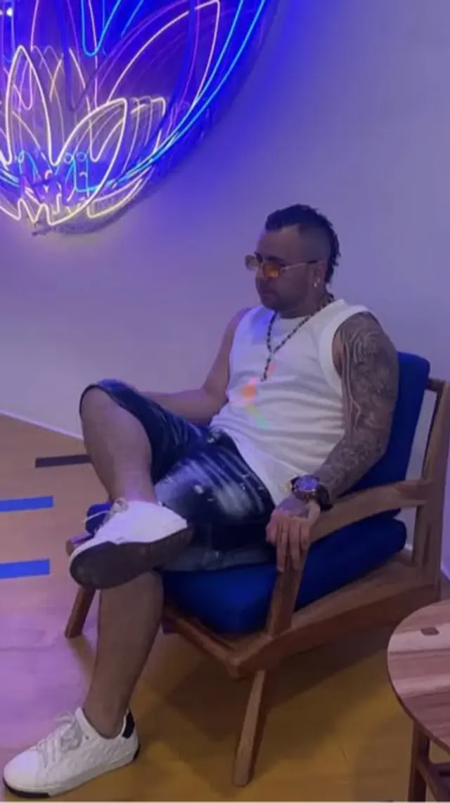 escort-media-fea06d90-64d0-4827-be62-014cae0b5d6d