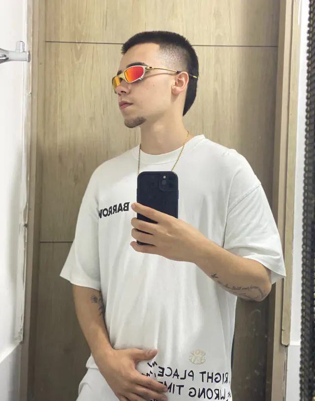 escort-media-ff0c9d93-402f-4544-9779-f31926a1d813