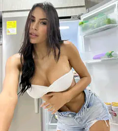 Dayanna - Foto 004a6926-11e0-4690-b67b-aab9ad570548