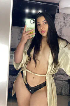 Nina Paisa - Foto 045da915-d7f8-4d6f-8027-ac088023fee1