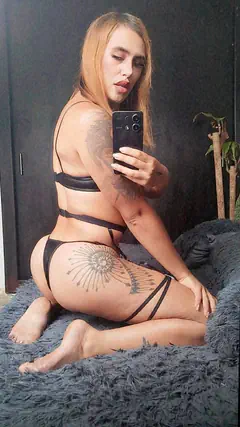 Jhoana Aston - Foto 10e6bf8f-7436-4591-9ac1-7fe2b3b2d4e5