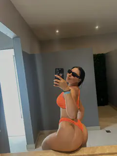 Karoll - Foto 1555be5f-06cf-4f87-8f0f-b6c90a24632f