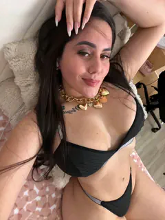 Adriana - Foto 18ad0606-8c69-43c3-a8cf-b9e920a570f4