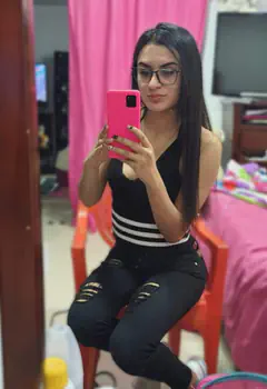 Julieth - Foto 1f56b7d7-825e-43b2-aa3f-f7633304cc31