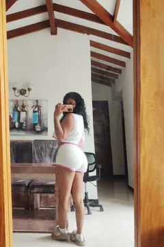 Mia Blanchet - Foto 22024854-6216-4881-bf3f-6a24104ecdfd