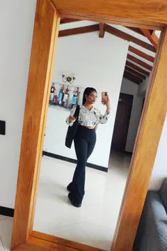 Mia Blanchet - Foto 288b3c66-d3d8-4784-b5a5-b00c14fea190