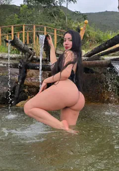 Karina - Foto 2a4964d1-18aa-4335-a19b-333e8a7adba9