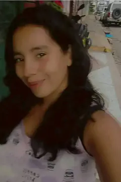 Yuliana - Foto 2ee08037-4d0b-43bf-82bf-991036e80f16