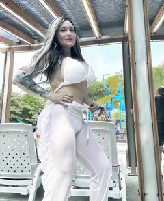 Samanta - Foto 30d29d25-20cd-419c-b7a6-e9fcc9869bf2