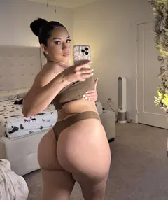 Stefany Diaz - Foto 31f6e8ba-0aed-4d87-81f9-bbb8a2cf3470