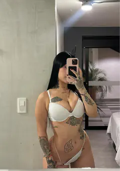 Andrea - Foto 327680f3-2576-45df-8a19-757e4e926dfb