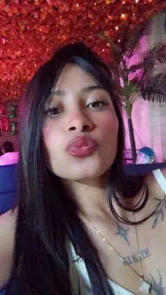 Samantha - Foto 3b82cf7a-2c21-4e8f-903d-94f93a3ef90f