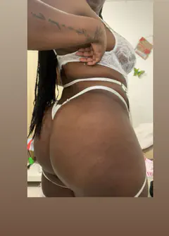 Ciara - Foto 3e659834-e64b-44f5-bd53-d2598a4494ac