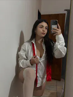 Juliana - Foto 41142718-759d-4718-a14e-905695b7a364