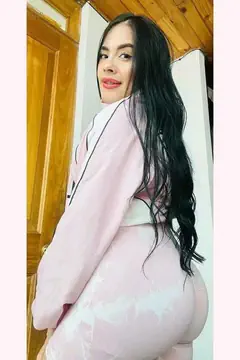 July Alexandra - Foto 44b8e989-8319-4aed-8d16-2a110cc6eecc