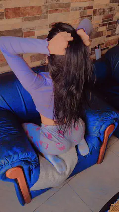 Laura - Foto 4adb2e8e-5983-445a-a63b-e16b67a4f10f