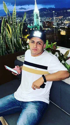 David - Foto 4e91ff79-e9c6-40a1-61e6-0c69fdf41a00