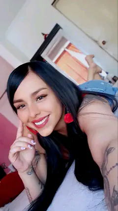 Emily Reyes - Foto 4f06526c-a600-4bb3-a0c8-4eab813816b3