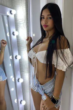 Camila Valero - Foto 504e0034-5ebd-45dd-8713-1ddea133454b