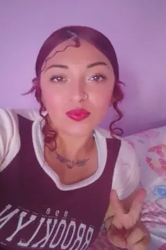 Juliana - Foto 5237874b-779b-4845-ac55-edc98ce23220