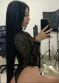 Emily Garcia - Foto 55ed5d8d-f102-441e-8319-9104192fb8b5