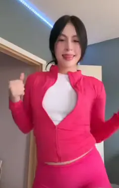 Fina MedellíN - Foto 643c5fe3-e54b-4184-9228-e6db4768b942