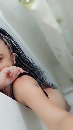 Valentina - Foto 679a78f8-0e1b-49d9-9637-8eddf7561fa8