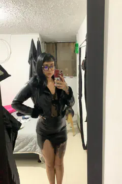 Emily - Foto 693f6586-c2bb-4a33-b5be-55de4bb04928