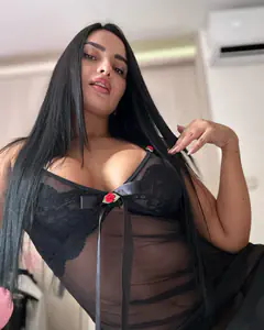 Adriana - Foto 6a343c6b-b533-4a2e-ae8e-3864c8a8a51f