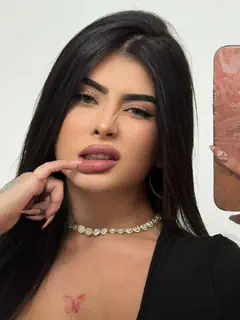 Karen - Foto 6b11dc9c-26c6-4b2d-afe8-0b2a52ded621