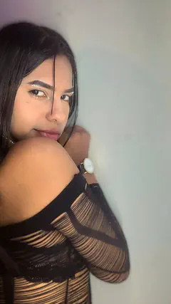 Catalina Alexa - Foto 6d42f4cd-8072-45a4-8314-a7373b69dd00