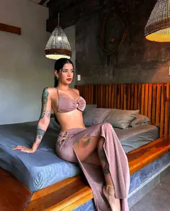 Yennifer - Foto 749fb7ab-bdf2-4531-8909-976f876ef981