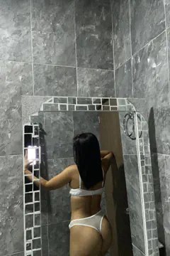 Lizi - Foto 7d1fa100-d3e9-4212-b9a7-bb176b9c4789