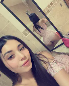 Tatiana - Foto 7db39c0e-7f9d-4083-9ceb-8bae4becf2f5