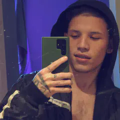 Jhonzi - Foto 942b8fea-077c-43c9-bb60-7cd7cc13c7b2