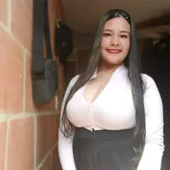 Laura Natalia - Foto 94a4c0f1-948f-4199-84fb-f10434035a2d