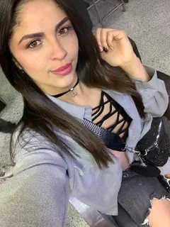 Angela - Foto 99d26bac-1eab-4aee-9385-7c3b87b31983