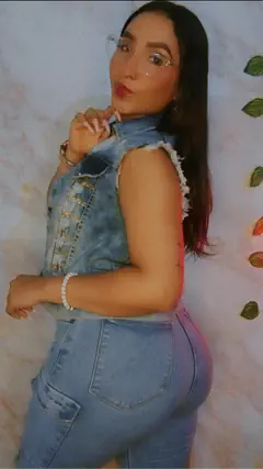 Luna Kalifa - Foto a0f66942-288f-48c3-90ee-45e4c148c4e8