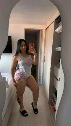 Laura - Foto a4681fb6-1699-4419-921e-355ecee776d7