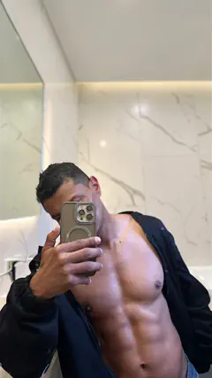 Iron - Foto a78f78de-1ef3-4eeb-9fc7-c76b1c821d31