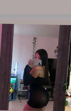 Karina - Foto ad1659bb-ca8c-437d-b050-682fcae723ee