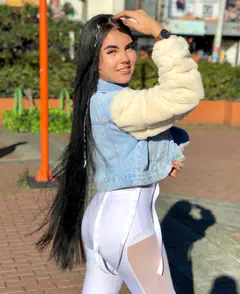 Yina - Foto ad38b1af-e771-437c-a22a-bed787d55b1d