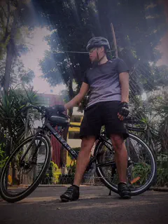 Jonathan - Foto b13f2ea2-6ed3-44d4-a0c8-832e88de78e0