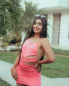 Lina - Foto b9b9b54b-222d-4269-bbfd-59dcbd53a23c