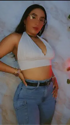 Luna Kalifa - Foto c3c6b1f6-cbff-44c4-9e2f-cffe5e32c289