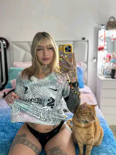 Julieth - Foto cc8e8176-2ebc-4eb7-9f42-5cdcb2e80776