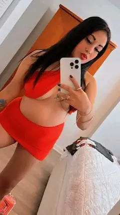 Jennyfer - Foto d0219fd7-aed2-4af6-914b-82c643ee3a17