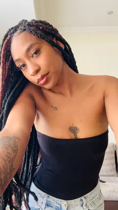 Nathaly - Foto e0995f4d-99b4-4391-92a8-911ee4073cfc