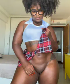 Laura - Foto e447a1c0-670f-40d8-bcc8-62f60bb19d2f