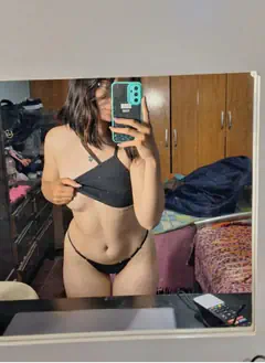 Karla - Foto ea599ba3-cac4-4bb1-8874-231d4a0ad521